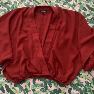 kimono feel top with deep low cut front and flowy sleeves